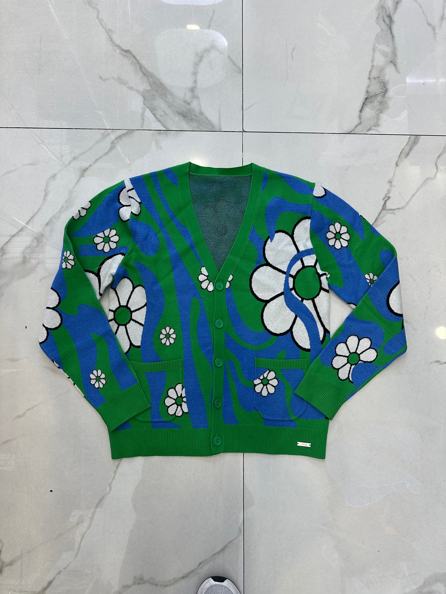 GROOVY CARDIGAN SAMPLE