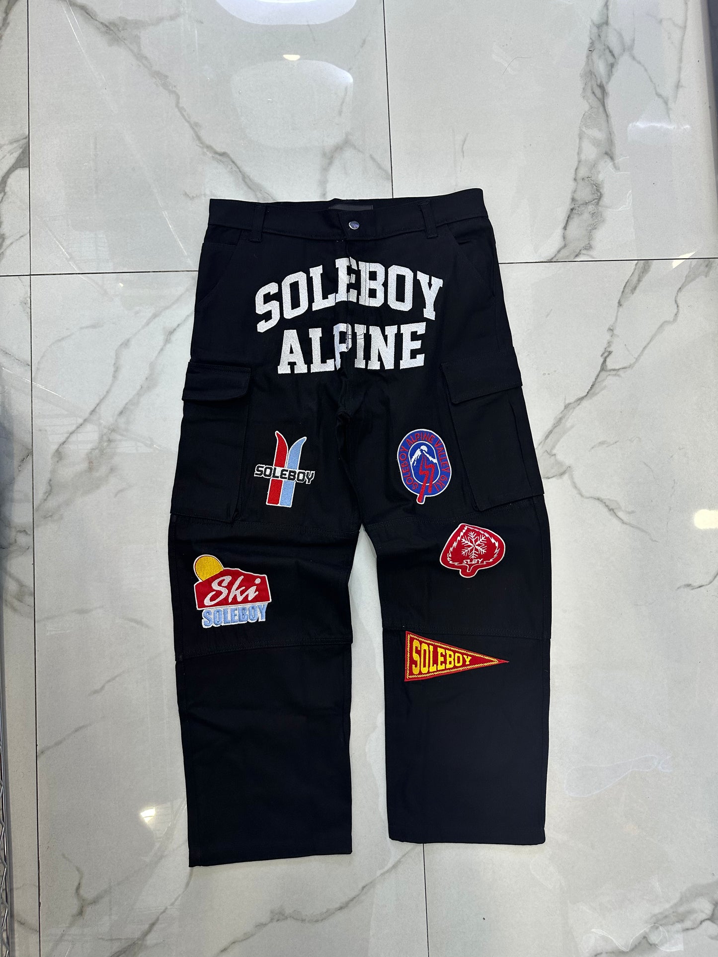 PATCHES CARGO PANTS